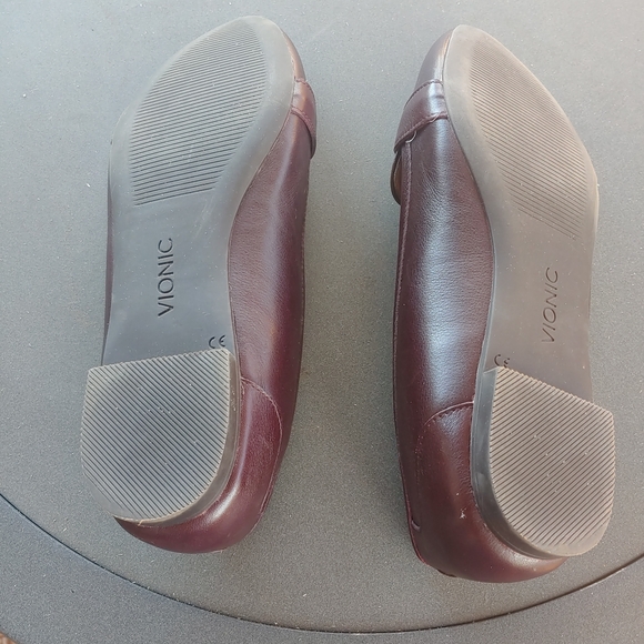 Vionic Savannah Dark Brown Croc-Embossed Loafers 9 - Picture 6 of 11